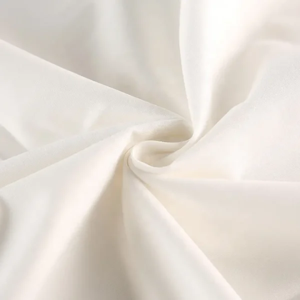 Kain DK Thread Count all gramasi dengan serat rapat dan halus, memberikan kenyamanan maksimal untuk pakaian harian.