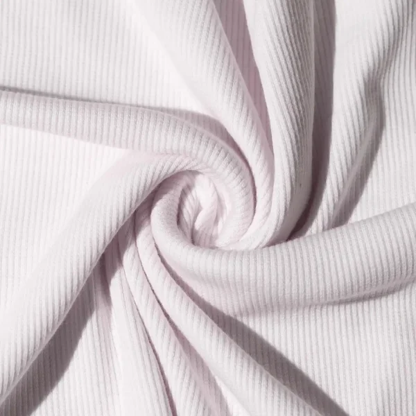 Kain Rib 2 x 2 dengan pola rajutan bergaris-garis vertikal yang tebal dan elastis, ideal untuk pakaian sporty dan kasual